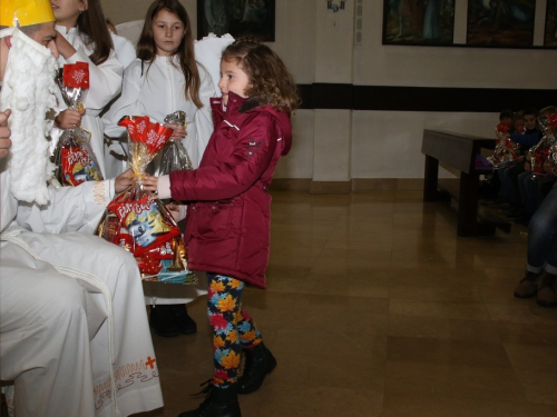 ​FOTO: Sv. Nikola s radošću dočekan u župi Rumboci