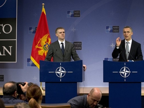 Crna Gora podjeljena između NATO-a i Rusije