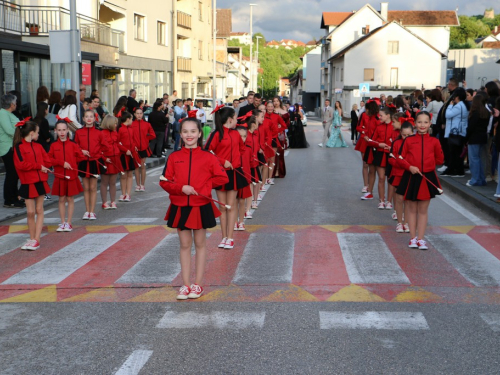 FOTO: Matura 2025. - Defile mladosti na ulicama Prozora