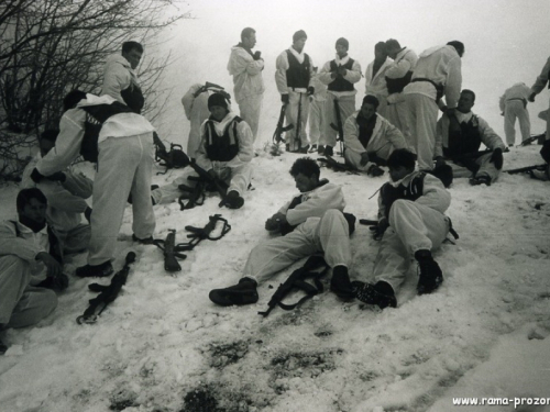 Paljenje svijeća i polaganje vijenaca povodom 20. obljetnice operacije "Tvigi 94"