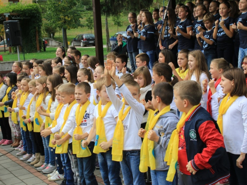FOTO: Dani kruha i zahvalnosti za plodove zemlje u OŠ Marka Marulića Prozor