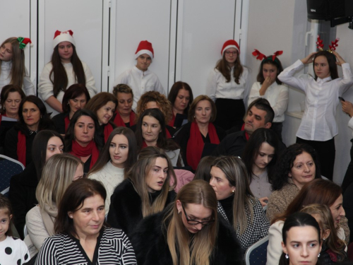 FOTO: Božićna priredba u župi Rumboci