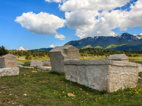 Stećci na Blidinju čekaju bolje dane