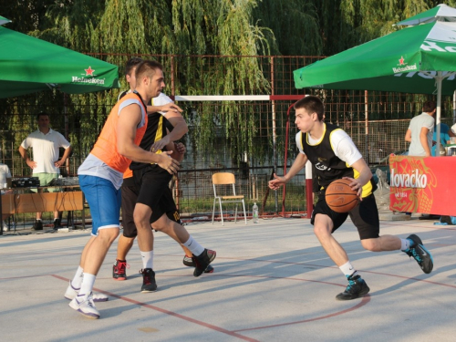 FOTO: Druga večer Streetball turnira u Prozoru