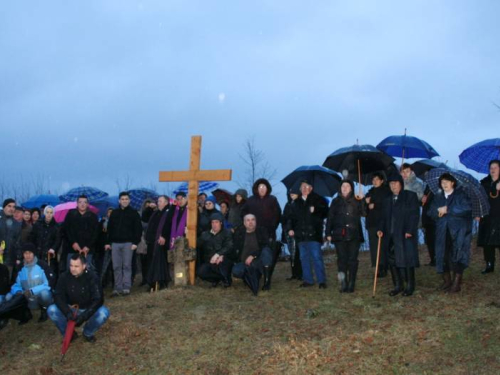 FOTO: Provincijal fra Lovro Gavran predvodio misu i Križni put na Uzdolu