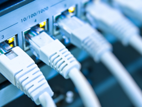 Mađari prosvjeduju zbog uvođenja poreza na Internet