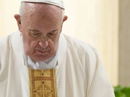 Papa napustio Vatikan prvi put u mjesec dana i pozvao na solidarnost