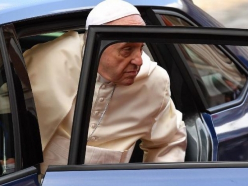 Papa se u plavoj Škodi provozao Dublinom