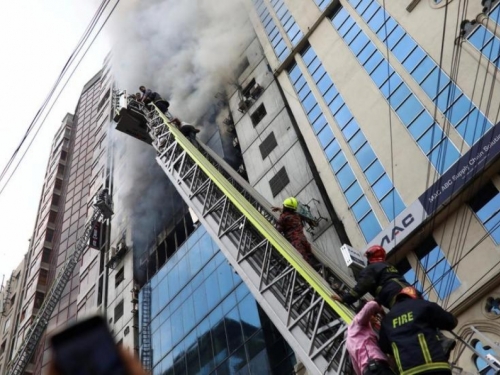 U požaru nebodera najmanje petero poginulih