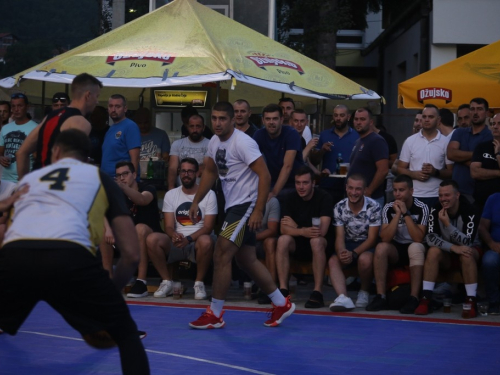 FOTO: Ekipa ''Makarska 3x3'' pobjednik 19. Streetball Rama 2021.