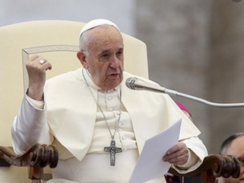 Papa pokrenuo zelenu inicijativu osuđujući "predatorski stav" prema planetu