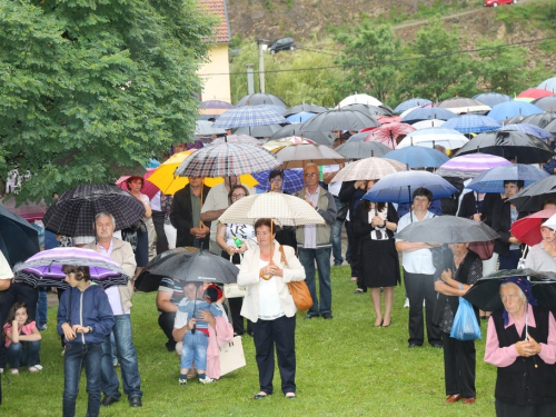 FOTO: Vanjska proslava sv. Ante u župi Gračac