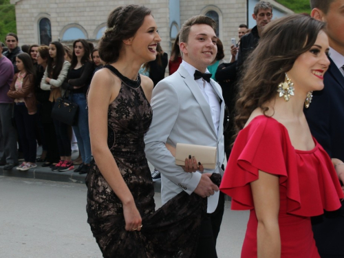 FOTO/VIDEO: Matura 2016. - Defile mladosti i ljepote na ulicama Prozora