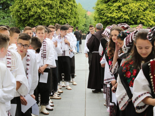 FOTO: Krizma u župi Rama Šćit