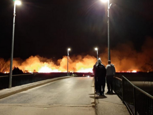 Ogroman požar kod Metkovića¸, sve snage na terenu