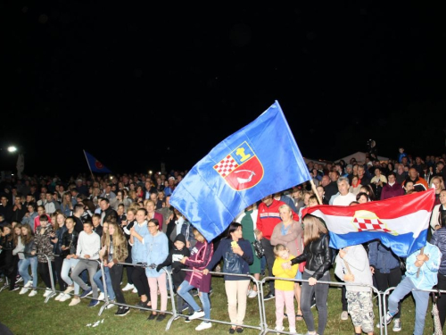 FOTO: U etno selu Remić održan veliki koncert Mate Bulića i prijatelja