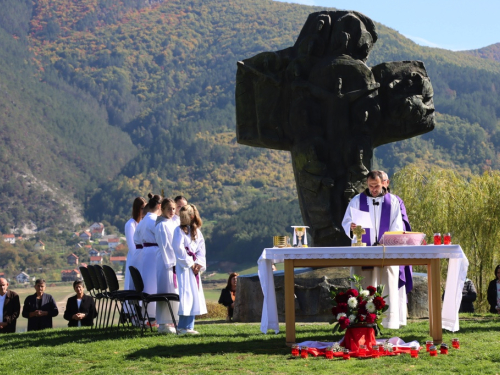 FOTO: Dan sjećanja na ramske žrtve - Komemoracija na Šćitu