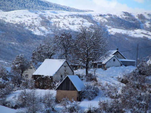 FOTO: Ramsko jezero uokvireno snježnom bjelinom i kontrastima