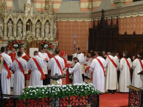 U sarajevskoj katedrali zaređeni vlč. Ivan Ivančević i vlč. Ljubo Zadrić