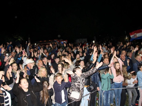 FOTO: U etno selu Remić održan veliki koncert Mate Bulića i prijatelja