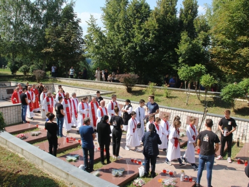 FOTO: Obilježena 27. obljetnica stradanja Hrvata na Uzdolu