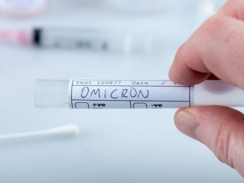Mutant omikron je čak četiri puta više prenosiv od delta soja koronavirusa