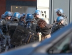 Uhićene desetine osoba na prosvjedima, policija koristila suzavac