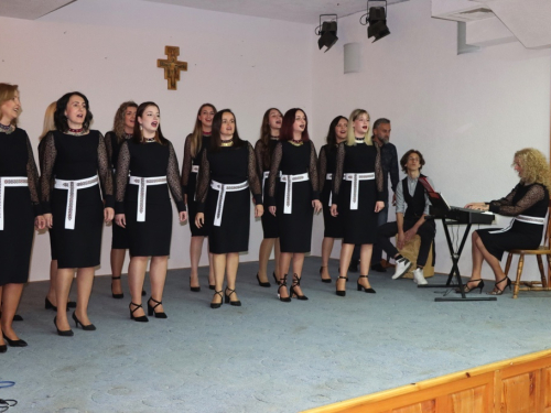 FOTO: Na Šćitu održana 5. kulturno-vjerska baština Hrvata BiH pod geslom ''Vratimo nadu zavičaju''