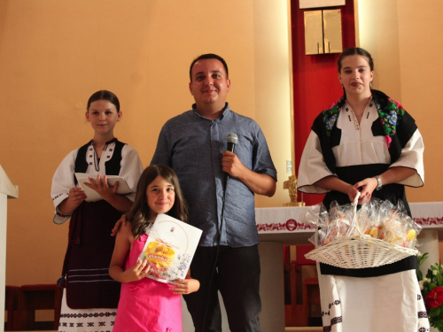FOTO: U Prozoru održan dječji festival 'Djeca pjevaju Isusu'