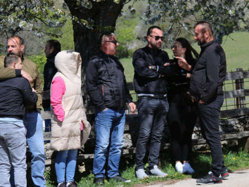 FOTO: Druženje Rumbočana i sv. misa na Zahumu