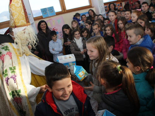 FOTO: Sv. Nikola radosno dočekan i u župi Rama Šćit