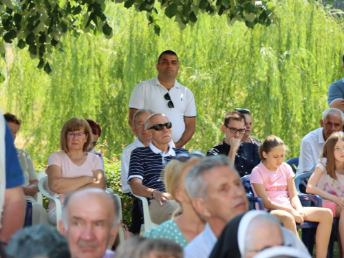 FOTO: Mlada misa fra Mislava Jozića na Šćitu