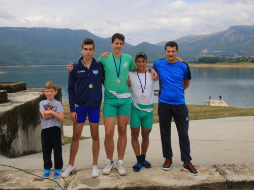 FOTO: Na Ramskom jezeru održana 3. veslačka regata