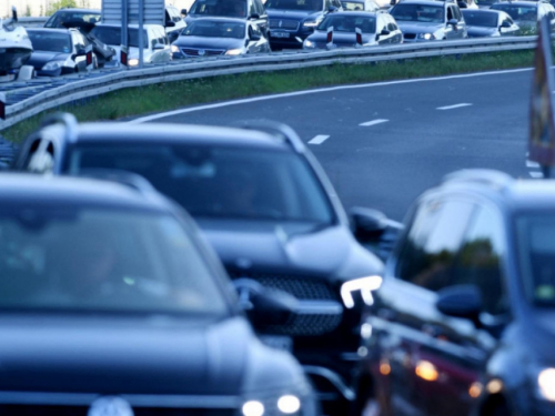 U jednoj zemlji plaćaju 900 eura da se riješite automobila