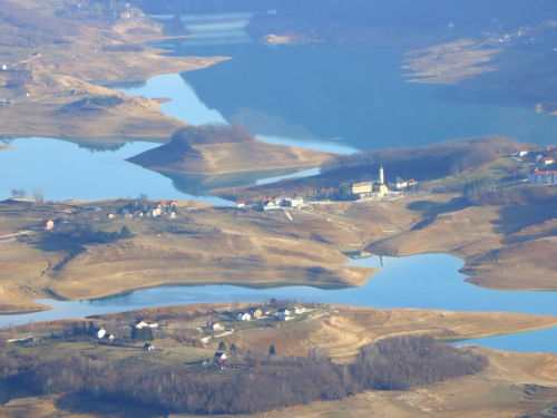 Duvnjaci na vrhu Raduše