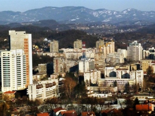 Nakon napada nožem preminuo muškarac u Tuzli