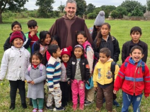 Postanite kum djetetu u Boliviji – novi projekt udruge ''Kap ljubavi''