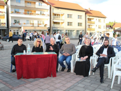 FOTO: U Prozoru održan dječji festival 'Djeca pjevaju Isusu'