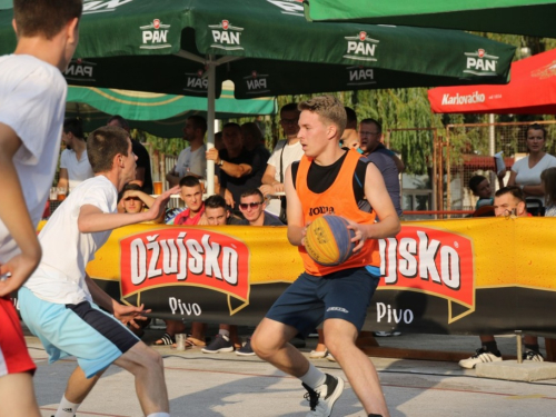 FOTO: Ekipa ''ALF Market'' osvojila Streetball za juniore