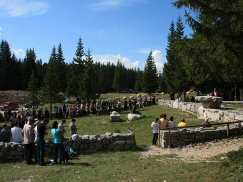 FOTO: Misa za poginule duvandžije na Vran planini