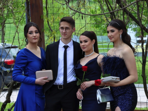 FOTO/VIDEO: Matura 2023. - Defile mladosti na ulicama Prozora