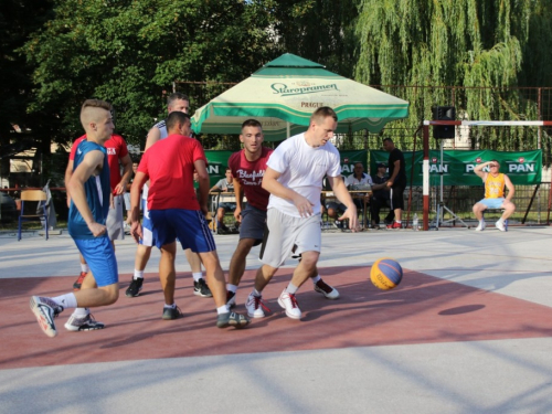 FOTO: Počeo turnir u uličnoj košarci ''Streetball Rama 2017.''