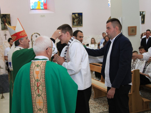 FOTO: Krizma u župi Rama-Šćit