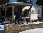 VIDEO: Napustio kuću, živi u kontejneru osam godina