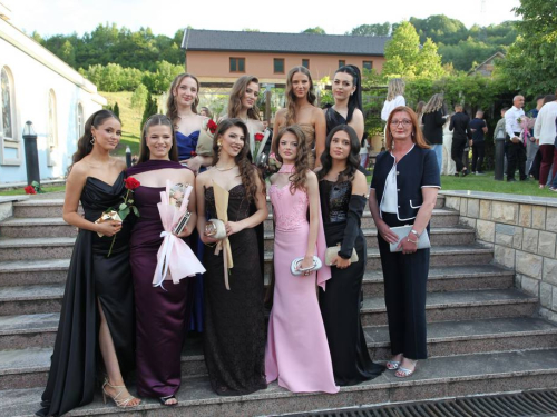 FOTO: Matura 2026. - Defile mladosti na ulicama Prozora