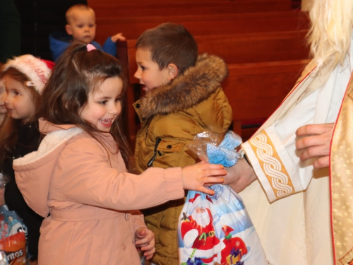 FOTO: Sv. Nikola posjetio župu Prozor