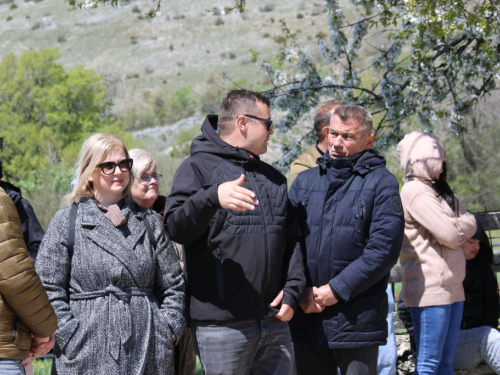 FOTO: Druženje Rumbočana i sv. misa na Zahumu