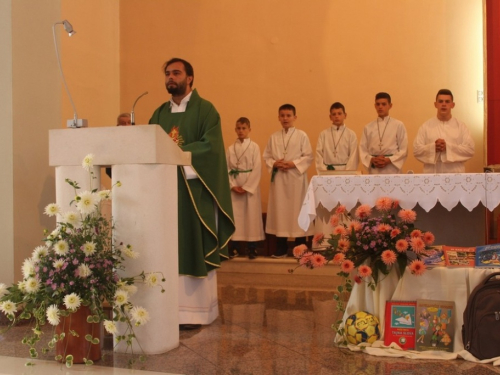 FOTO: Sv. Misa za početak nove školske godine u župi Prozor