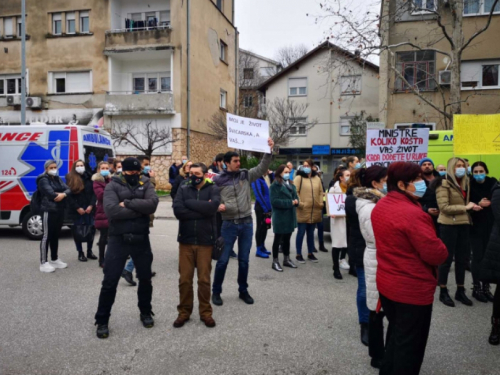 Vlada HNŽ nudi povećanje plaća zdravstvenim djelatnicima