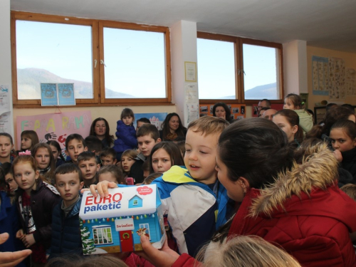 FOTO: Sv. Nikola radosno dočekan i u župi Rama Šćit